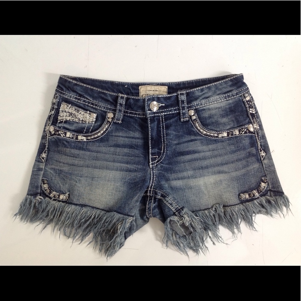 Grace in La Med Washed Shorts w/ White Embroiderd